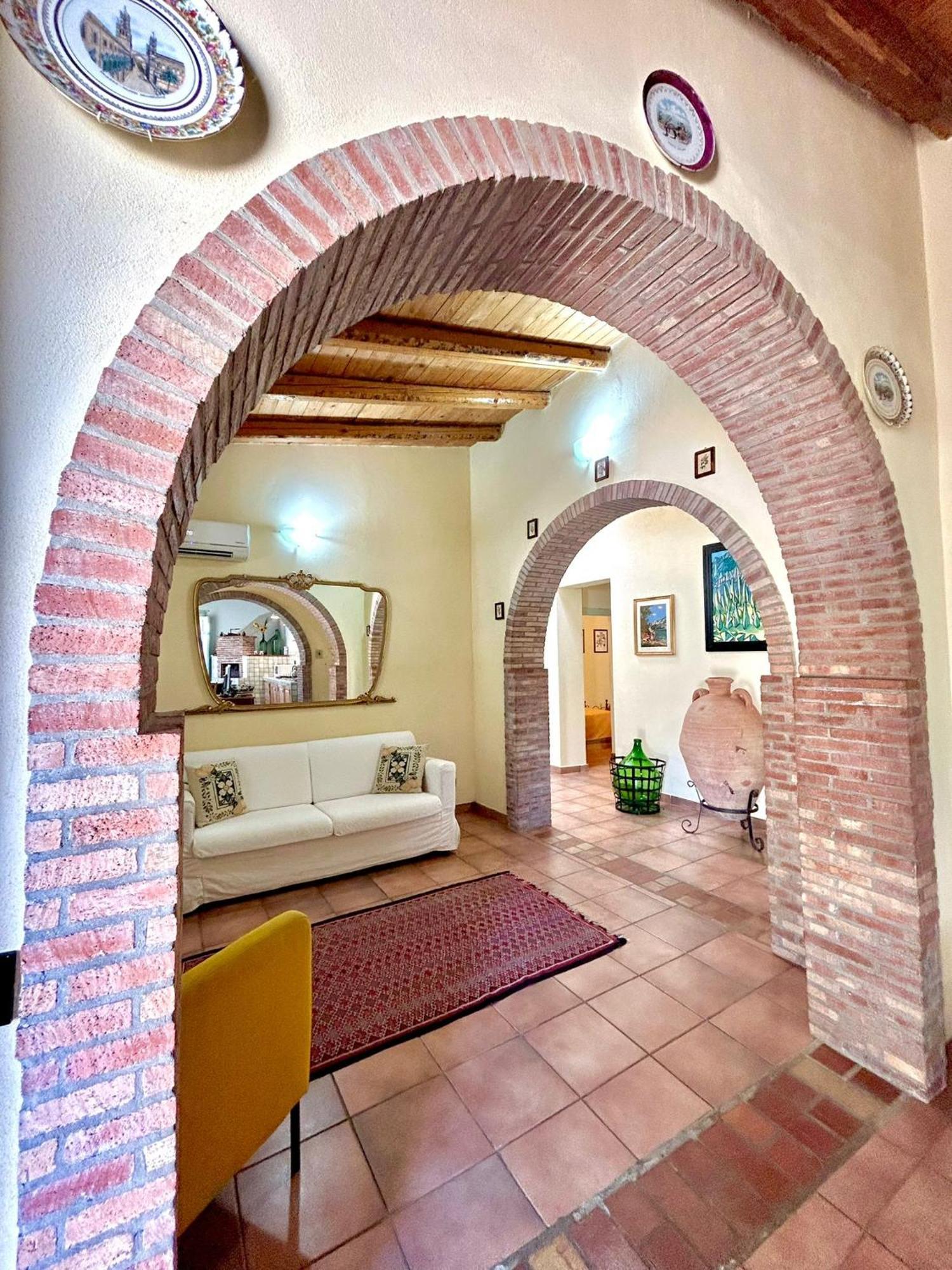 Case Di Loco Castro Agnone Bagni Exterior photo