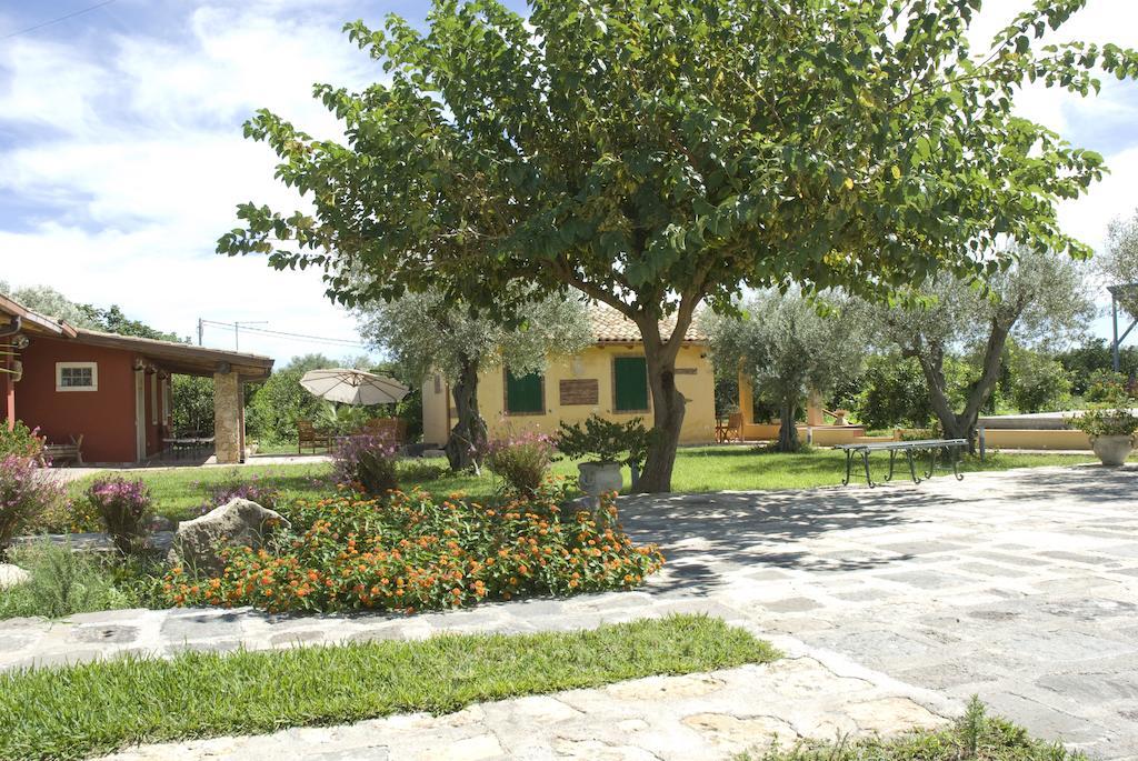 Case Di Loco Castro Agnone Bagni Exterior photo